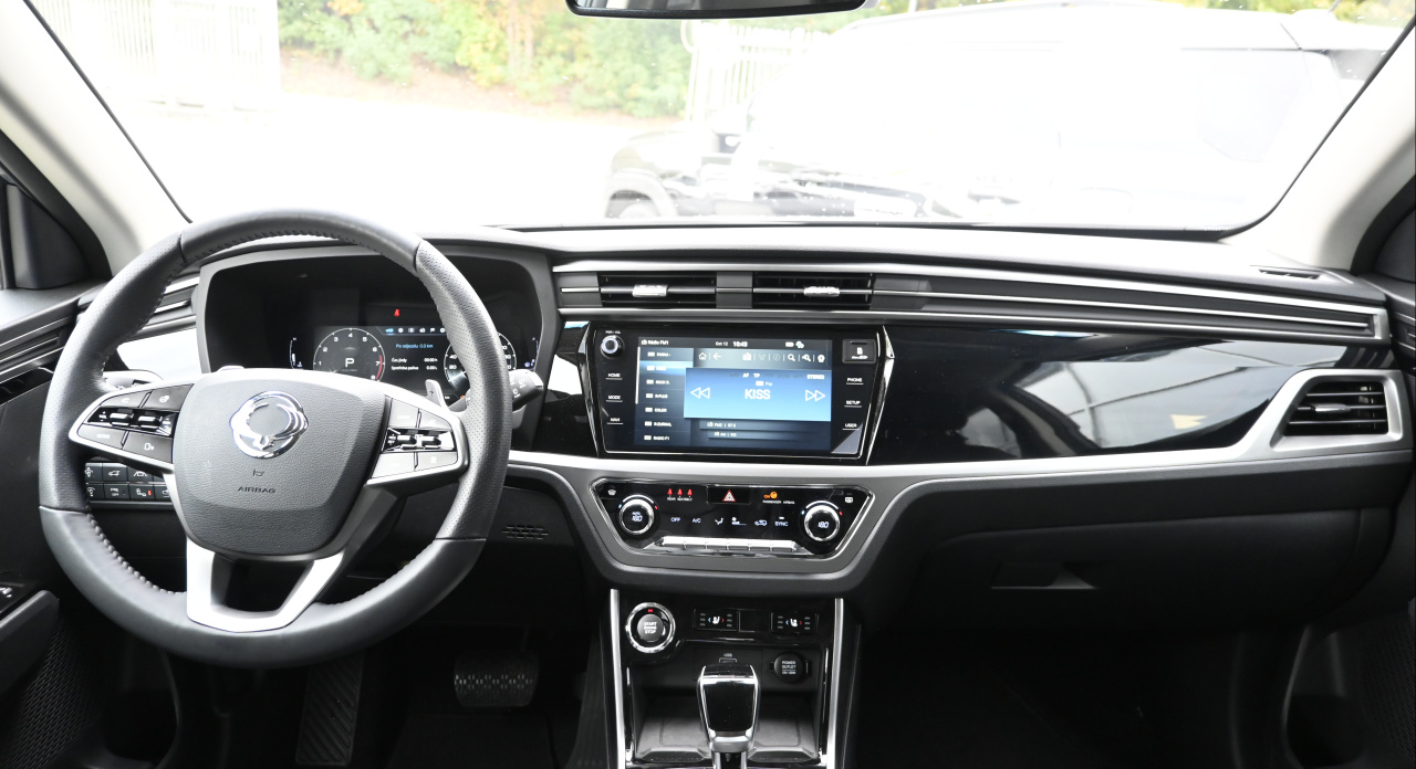 Korando Style+ automat BAS