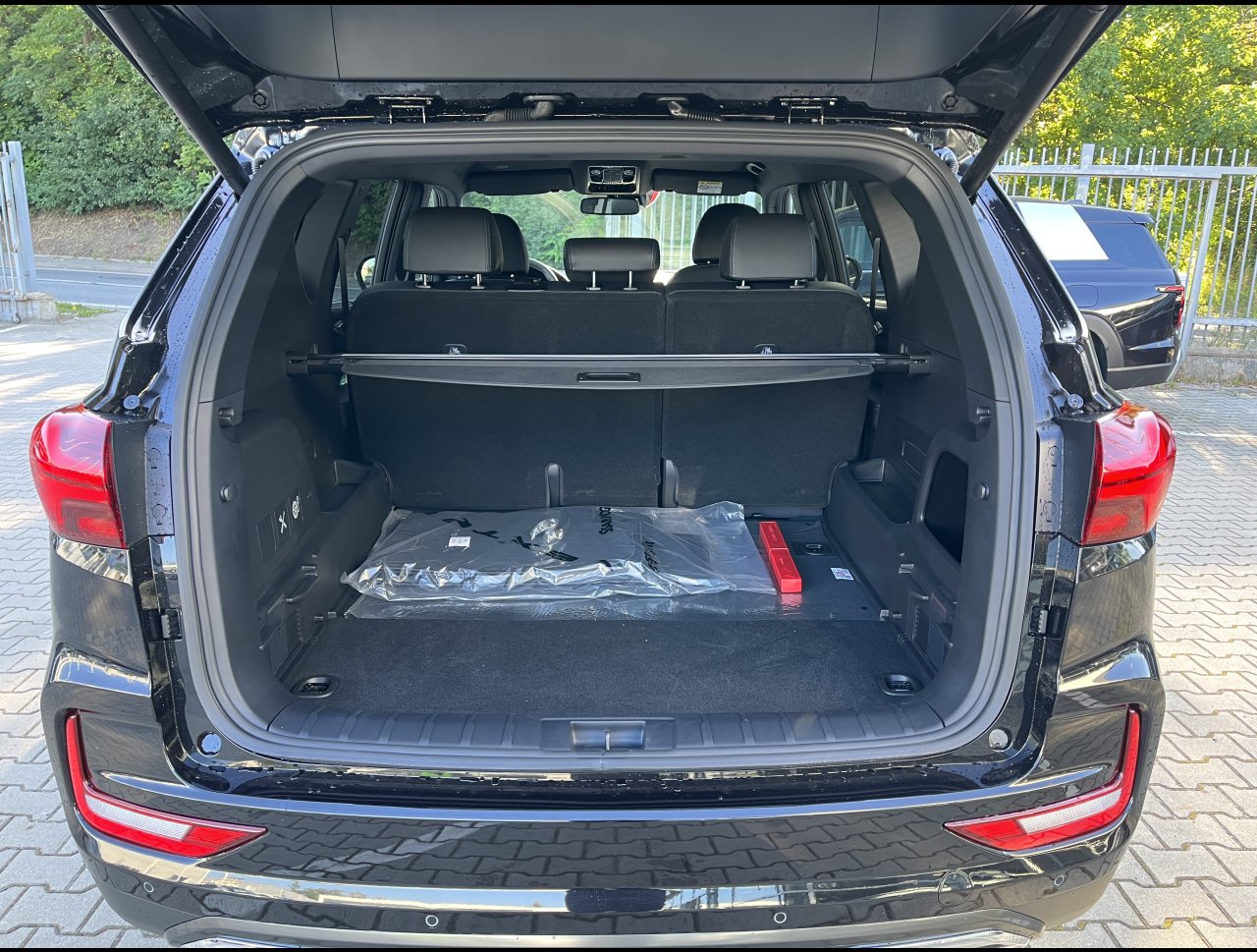 Rexton Premium+ AT 4x4  Lak  BLACK EDITION